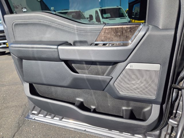 Used 2023 Ford F350 Lariat w/ Lariat Ultimate Package AWD/4WD image 13
