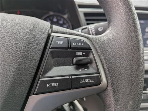 Used 2017 Hyundai Elantra SE image 13