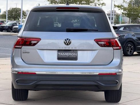Used 2023 Volkswagen Tiguan SE FWD image 3
