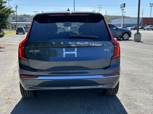New 2026 Volvo XC90 B6 Plus w/ Protection Package Premier image 4