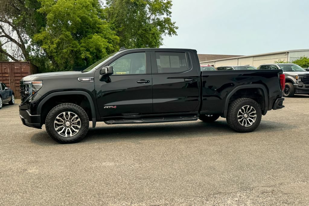 Used 2023 GMC Sierra 1500 AT4 w/ AT4 Premium Package AWD/4WD image 6