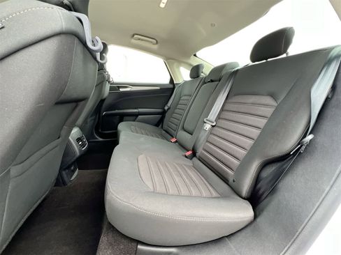 Used 2019 Ford Fusion SE image 19