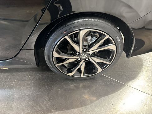 Used 2021 Honda Civic Sport image 12