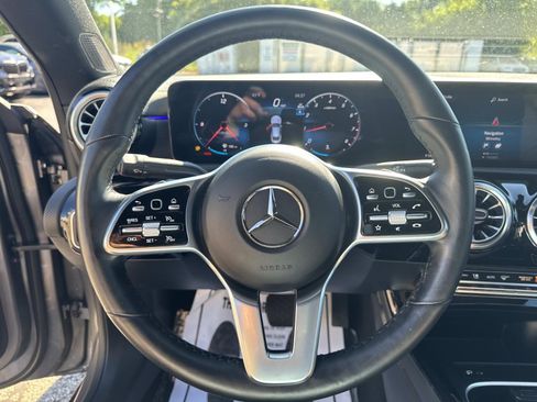 Used 2023 Mercedes-Benz CLA 250 4MATIC image 27