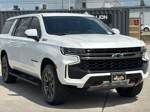 Used 2022 Chevrolet Suburban Z71 image 7