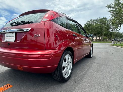 Used 2002 Ford Focus ZX5 Hatchback FWD image 11