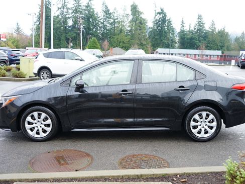 Used 2020 Toyota Corolla LE image 6