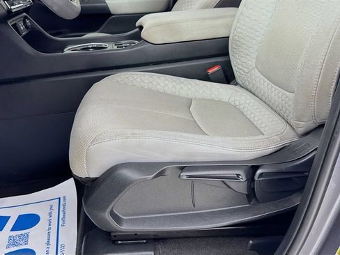 Used 2023 Honda Pilot LX image 23