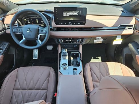 New 2025 Mitsubishi Outlander SEL image 6