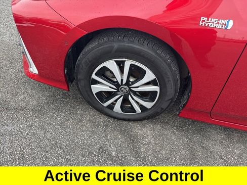 Used 2017 Toyota Prius Prime Advanced w/ Carpet Mat Package image 10
