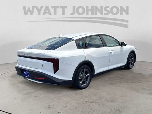 Used 2025 Kia K4 FWD image 5
