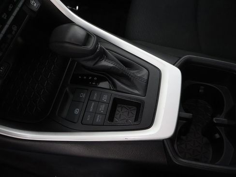 Used 2024 Toyota RAV4 LE image 37