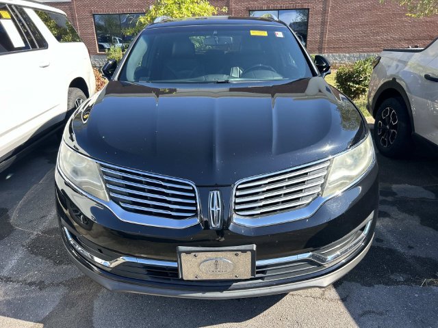 Used 2016 Lincoln MKX Select w/ Select Plus Package FWD image 2