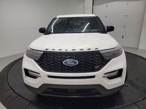 Used 2021 Ford Explorer ST w/ Equipment Group 401A AWD/4WD image 2