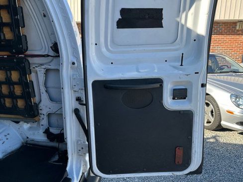 Used 2011 Ford E-250 and Econoline 250 image 26