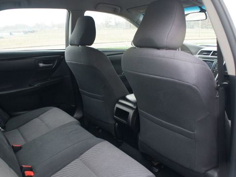 Used 2016 Toyota Camry LE image 19