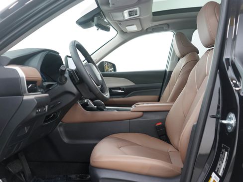 Used 2026 Toyota Grand Highlander Platinum image 24