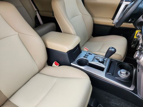Used 2017 Toyota 4Runner SR5 Premium AWD/4WD image 15