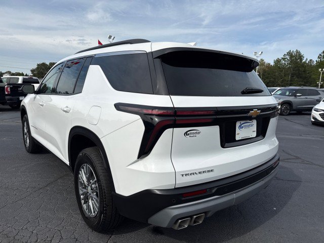 Used 2026 Chevrolet Traverse LT w/ Driver Confidence Package FWD image 5