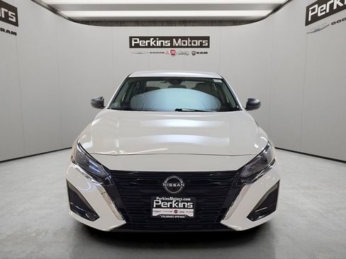 Used 2025 Nissan Altima 2.5 SV FWD image 8