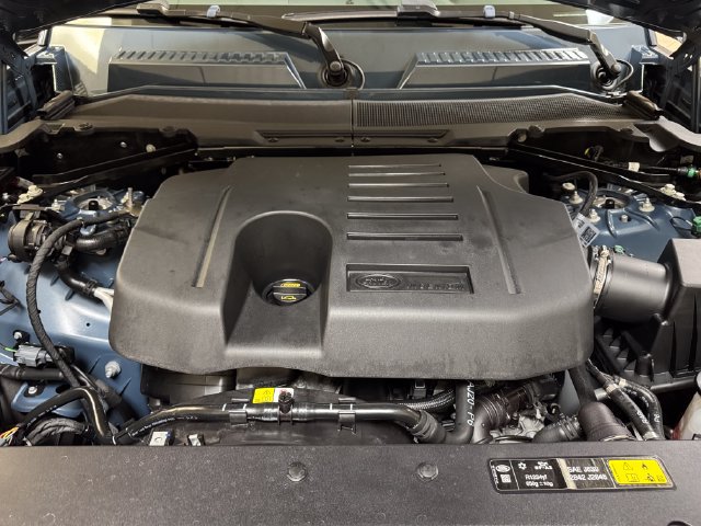 Used 2025 Land Rover Defender 110 S AWD/4WD image 29