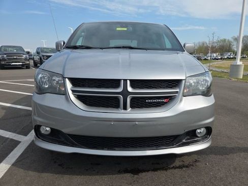 Used 2019 Dodge Grand Caravan GT image 3