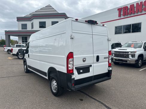 Used 2023 RAM ProMaster 2500 FWD image 3