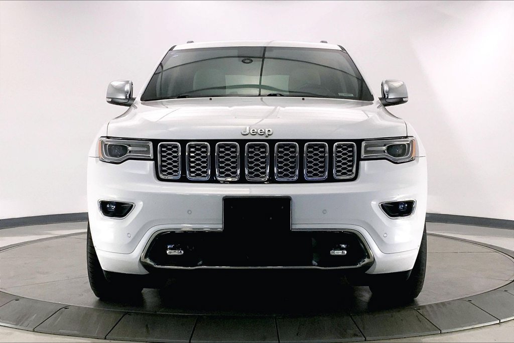 Used 2018 Jeep Grand Cherokee Overland AWD/4WD image 2