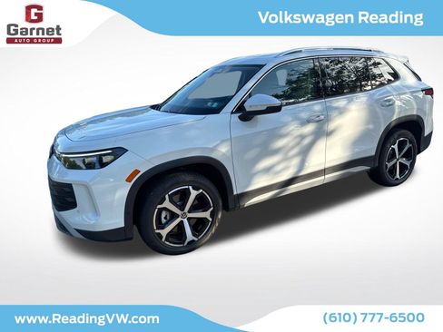 Certified 2026 Volkswagen Tiguan SE AWD/4WD image 1