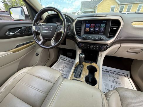 Used 2018 GMC Acadia Denali AWD/4WD image 3