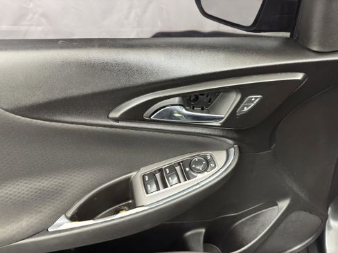 Used 2017 Chevrolet Malibu LT w/ Driver Confidence Package image 14