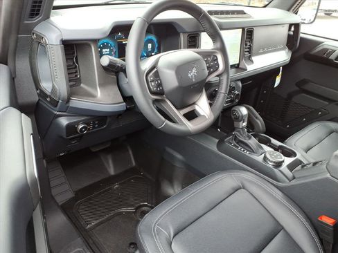 New 2025 Ford Bronco Badlands image 12