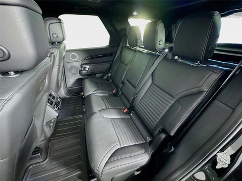 Used 2026 Land Rover Discovery S AWD/4WD image 24