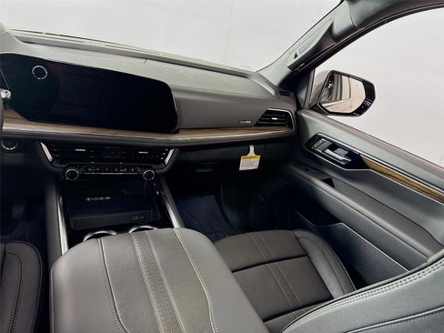 New 2026 Chevrolet Tahoe High Country AWD/4WD image 19