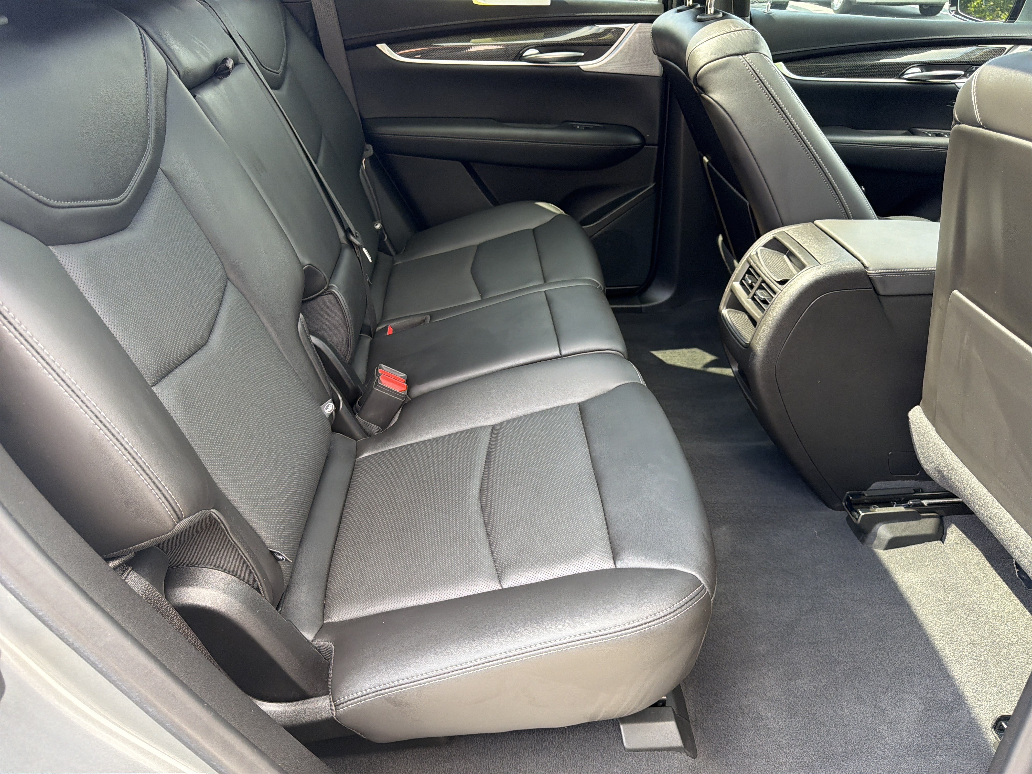 Used 2023 Cadillac XT5 Sportv w/ LPO, Floor Liner Package AWD/4WD image 18