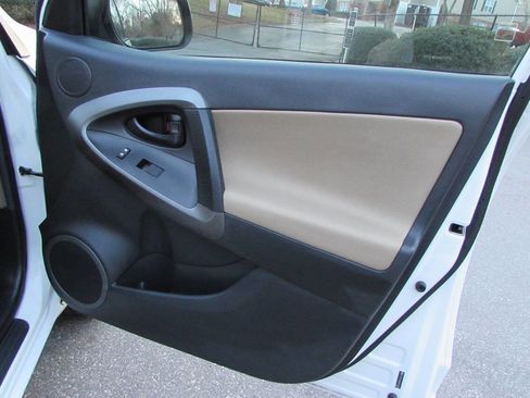 Used 2012 Toyota RAV4 FWD w/ Value Pkg image 28