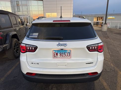 Used 2024 Jeep Compass Latitude w/ Sun and Sound Group image 5