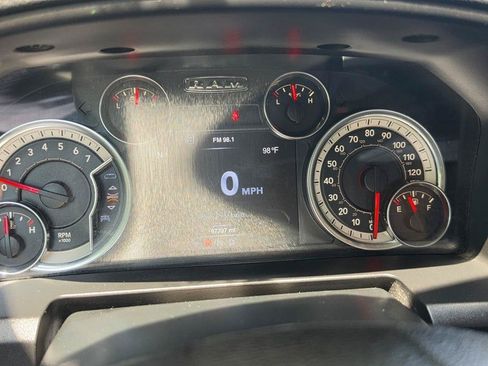 Used 2021 RAM 1500 Express RWD image 2