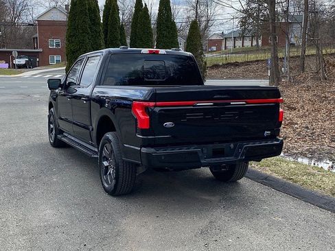 Used 2023 Ford F150 Lightning Lariat image 6
