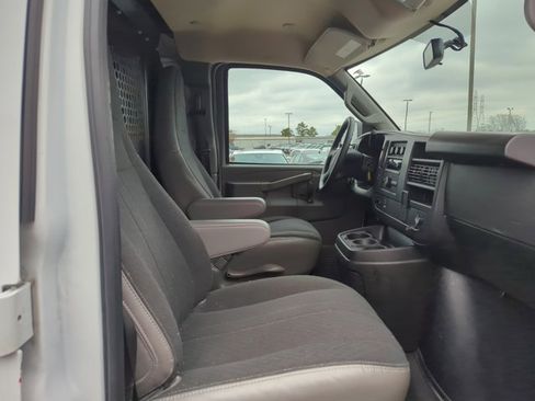 Used 2024 GMC Savana 2500 w/ Driver Convenience Package image 16