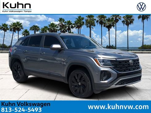 Used 2025 Volkswagen Atlas Cross Sport SE FWD image 1