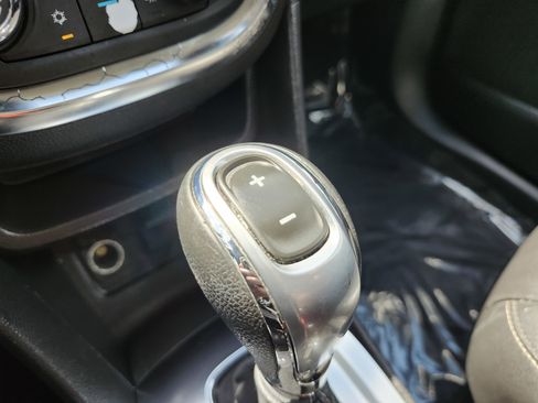 Used 2015 Buick Encore Leather FWD image 9