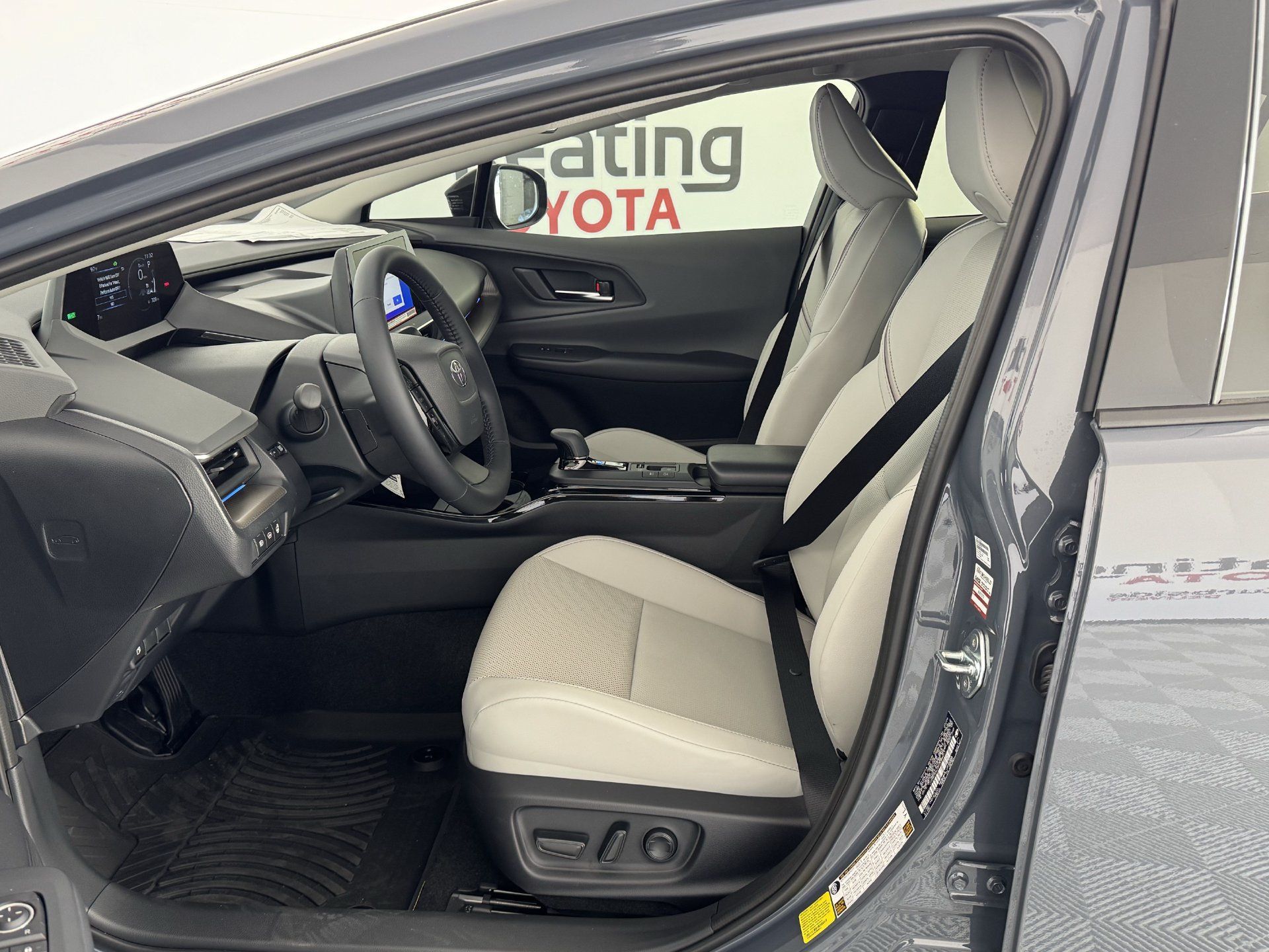 New 2027 Toyota Prius XLE FWD image 5