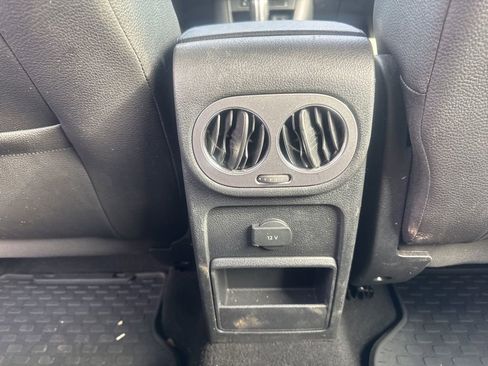 Used 2017 Volkswagen Tiguan Limited image 35