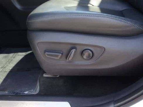 Used 2024 Toyota Grand Highlander AWD image 18