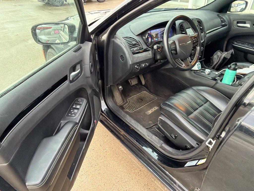 Used 2017 Chrysler 300 S AWD/4WD image 13