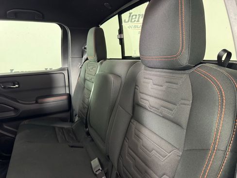 Used 2025 Nissan Frontier PRO-4X AWD/4WD image 11