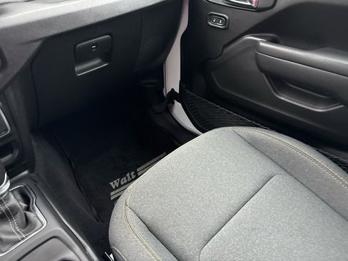 Used 2025 Jeep Wrangler Unlimited Sport image 23