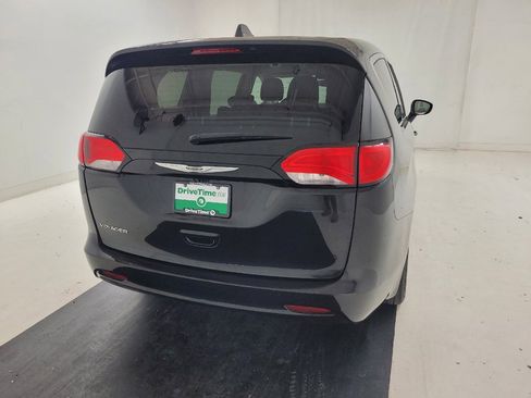 Used 2023 Chrysler Voyager LX FWD image 7