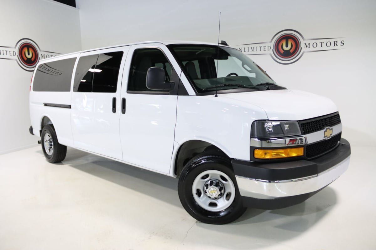 Used 2025 Chevrolet Express 3500 LT w/ LT Preferred Equipment Group RWD image 65